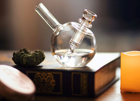 how to clean glass pipe